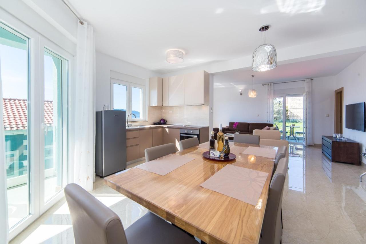 Apartments Zvonik บริสท์ ภายนอก รูปภาพ