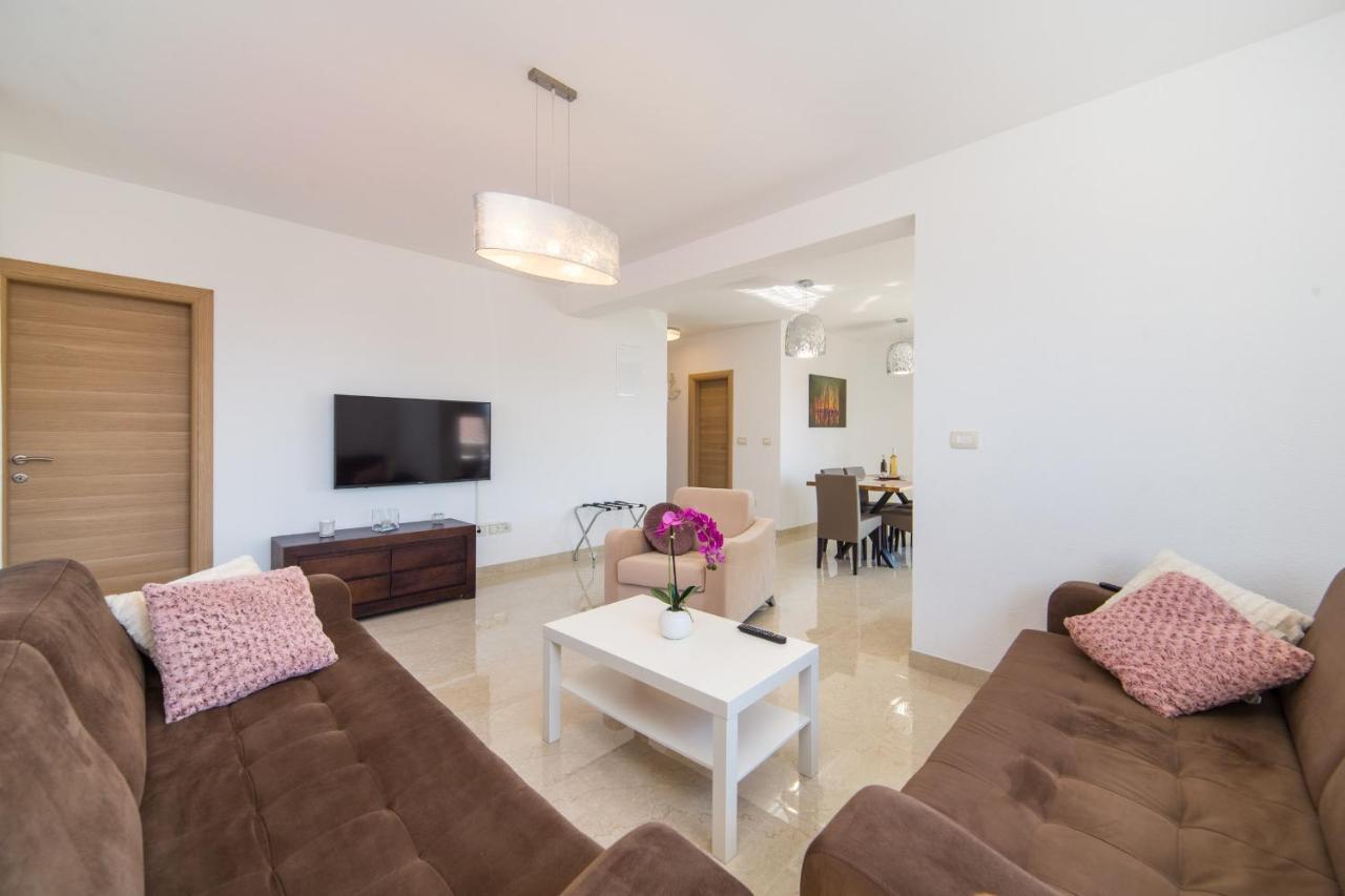 Apartments Zvonik บริสท์ ภายนอก รูปภาพ