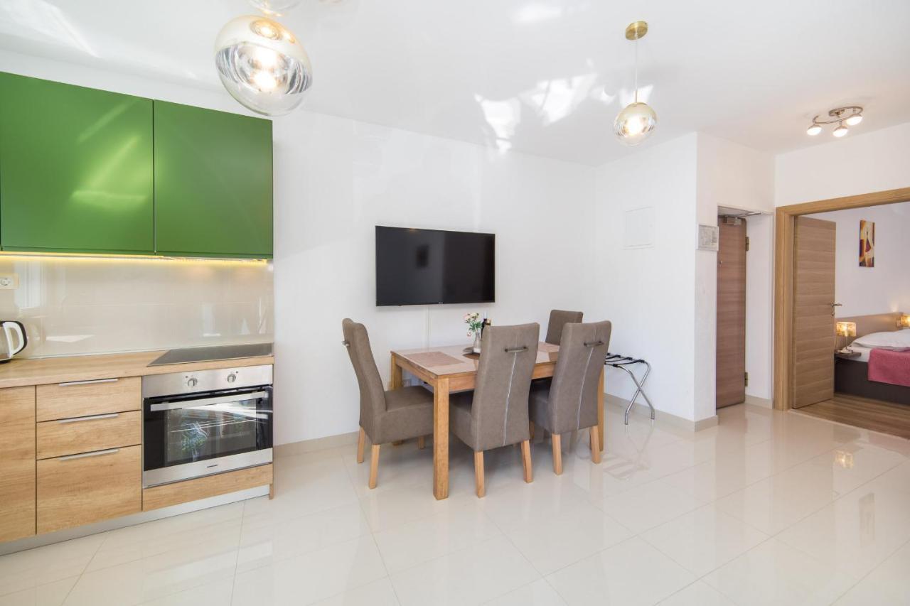 Apartments Zvonik บริสท์ ภายนอก รูปภาพ